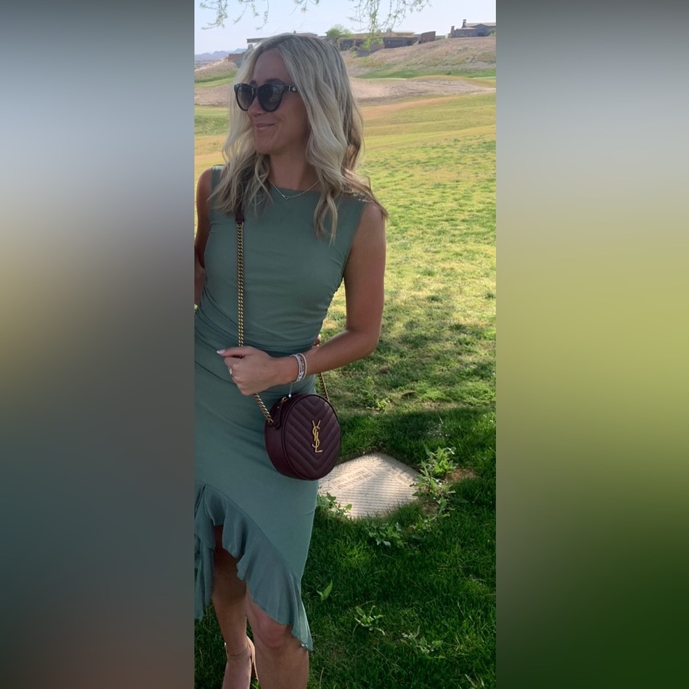 green dress